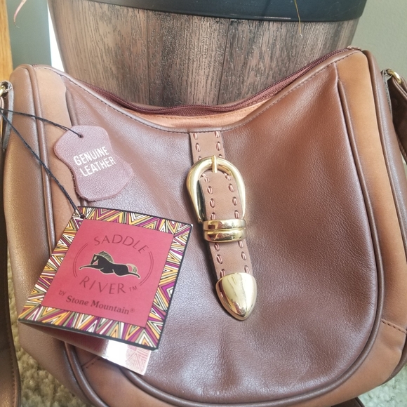 Saddle River stone mountain genuine leather bag - Picture 6 of 11